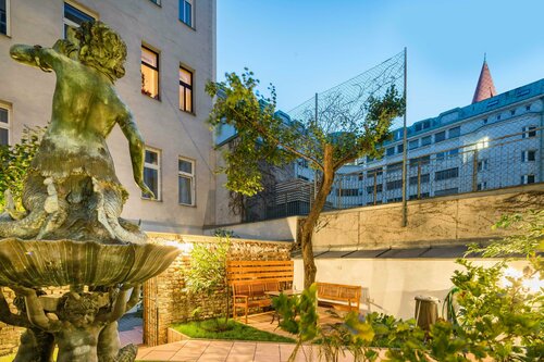 Гостиница Best Western Plus Celebrity Suites в Вене