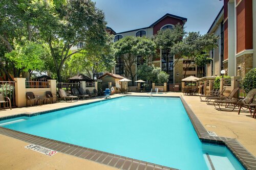 Гостиница Drury Plaza Hotel San Antonio Airport в Сан-Антонио