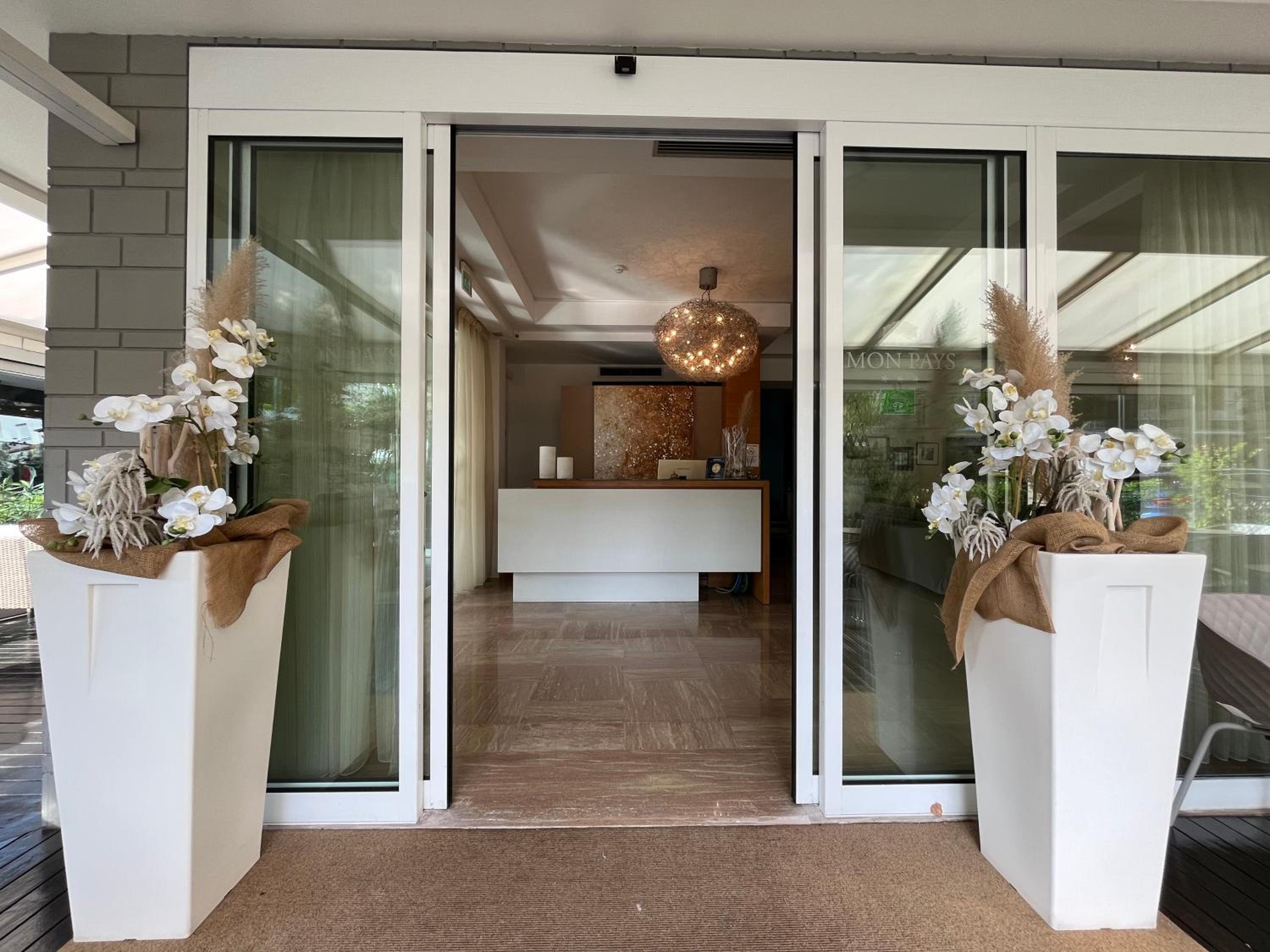 Фото Hotel Mon Pays