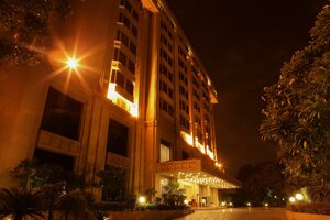 Гостиница The Metropolitan Hotel and SPA New Delhi