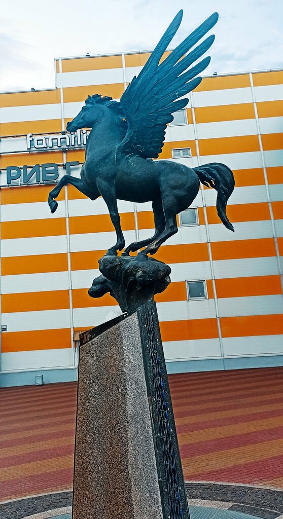 Genre sculpture Пегас, Saint Petersburg, photo