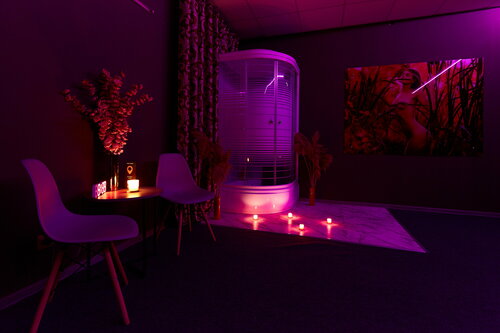 Әдемі модельмен анальды секс