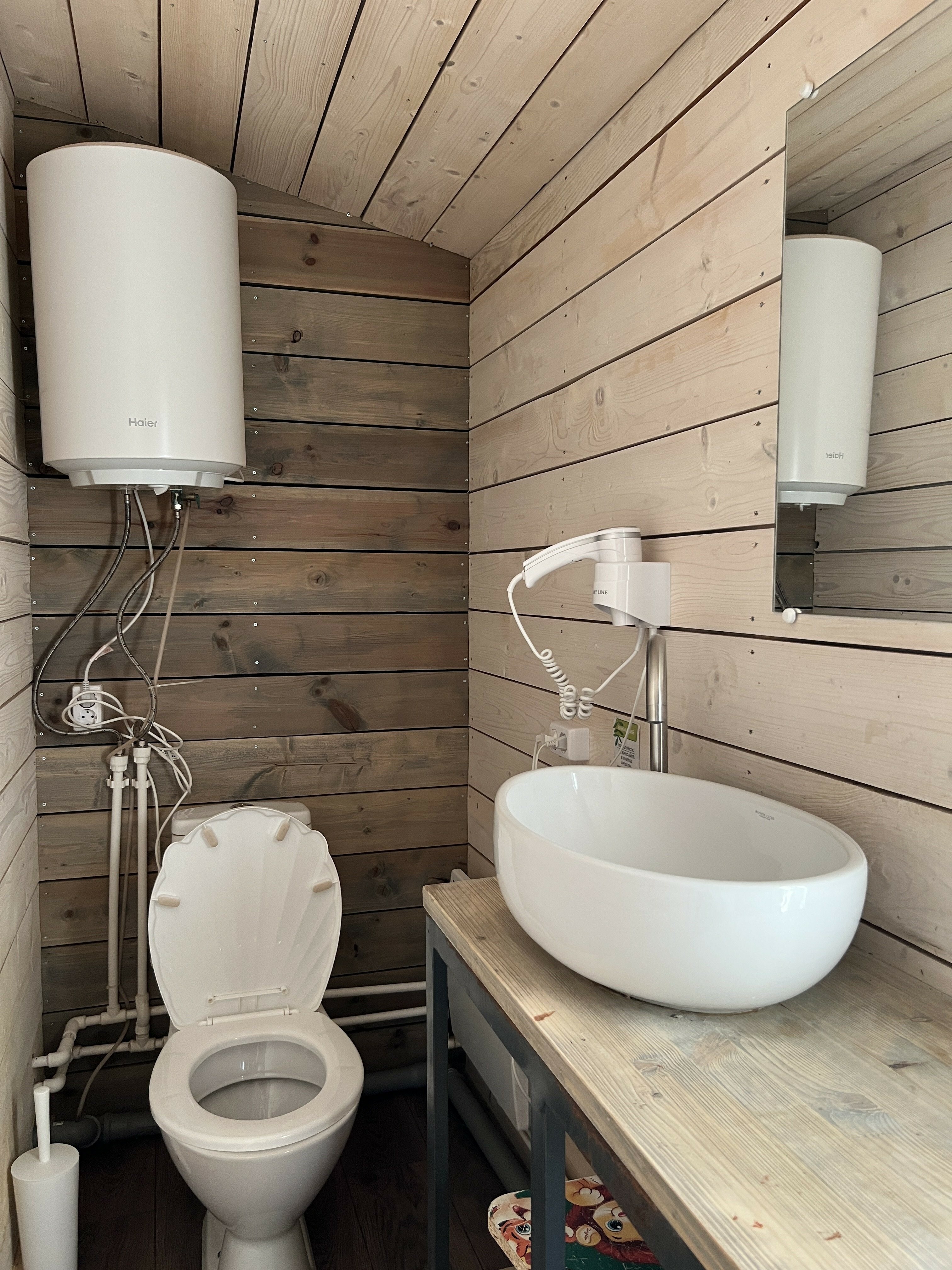 Фото Klever House, Голубое озеро