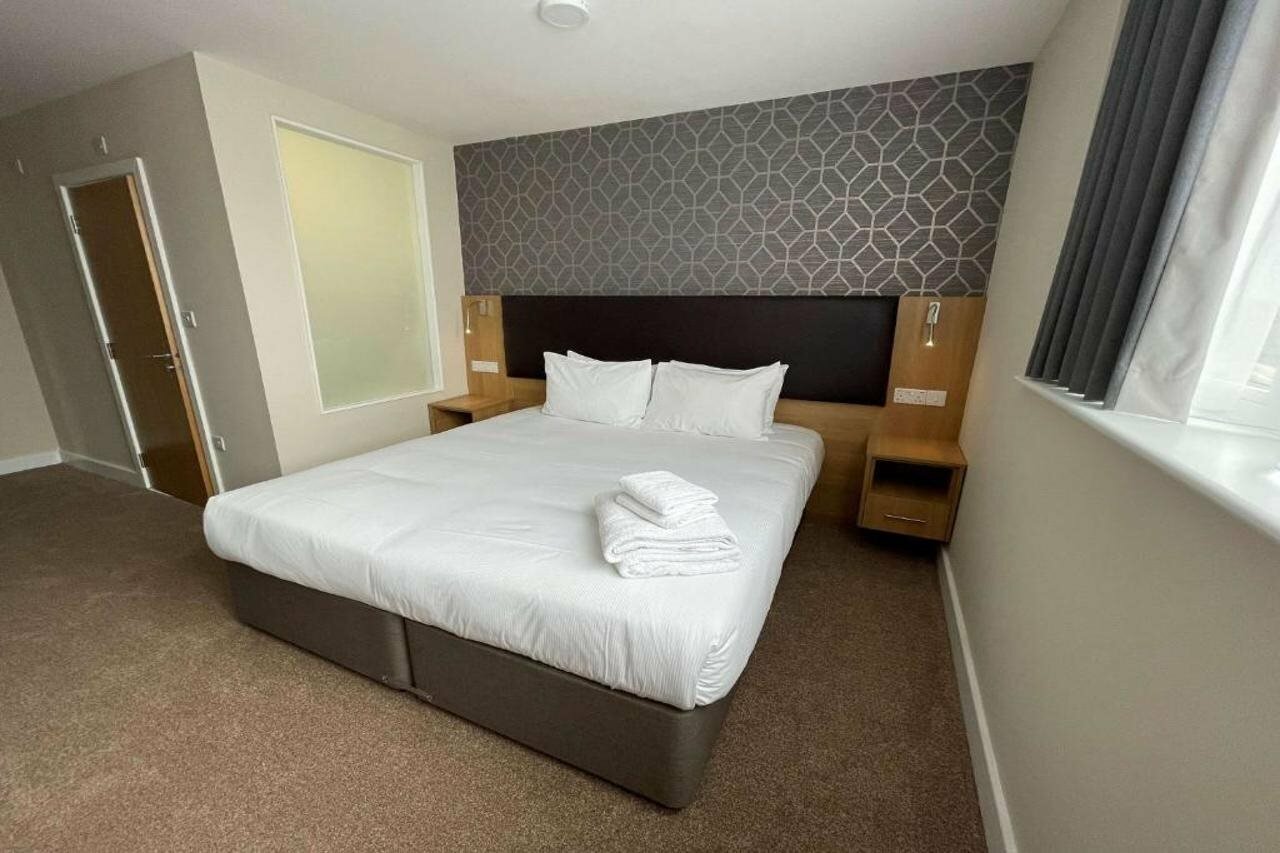 Фото Best Western Northfields Ealing Hotel