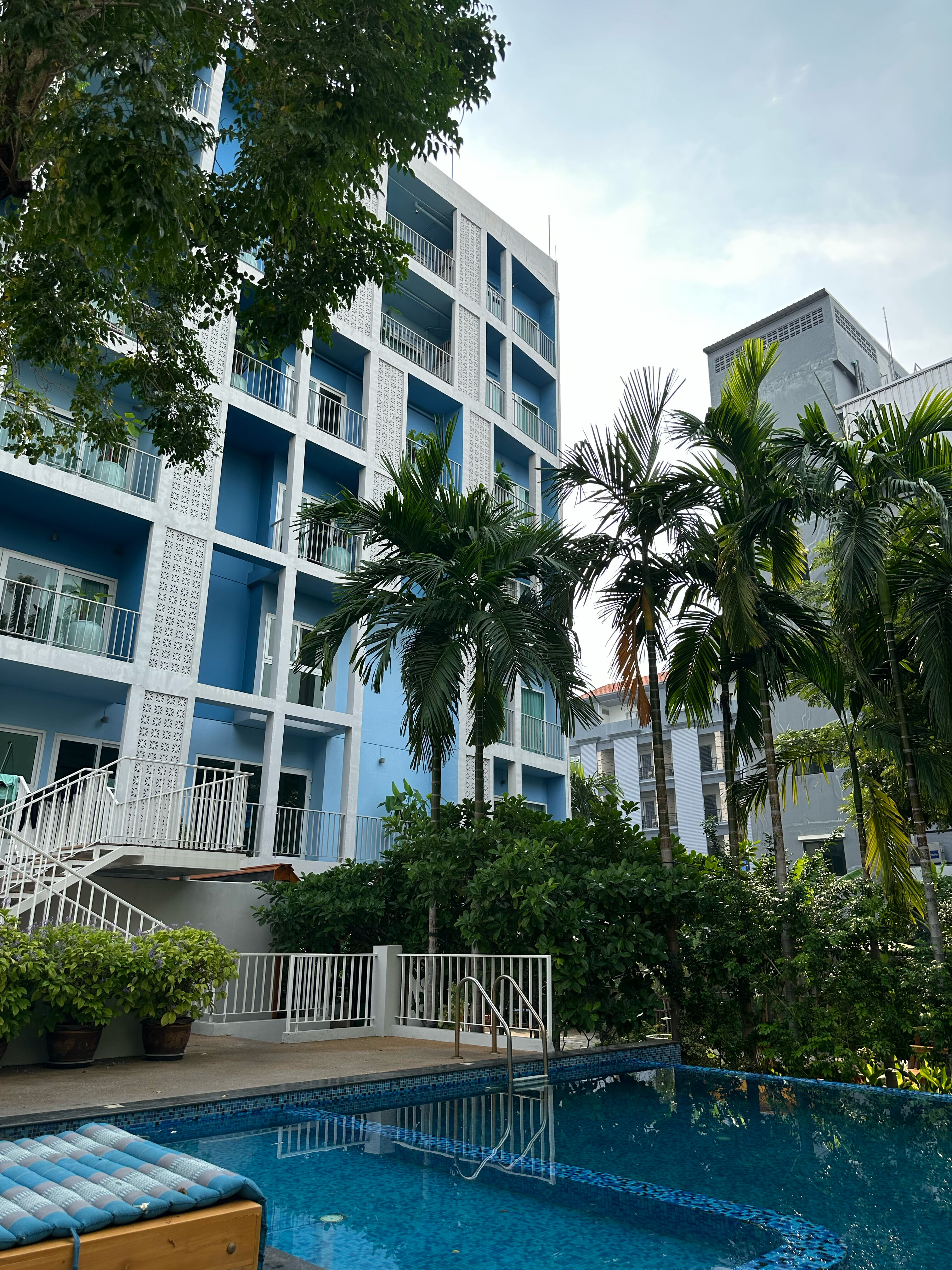 Фото Dee Prom Pattaya Hotel