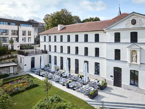 Гостиница Domaine Reine Margot Paris - Issy MGallery Collection в Малакоффе