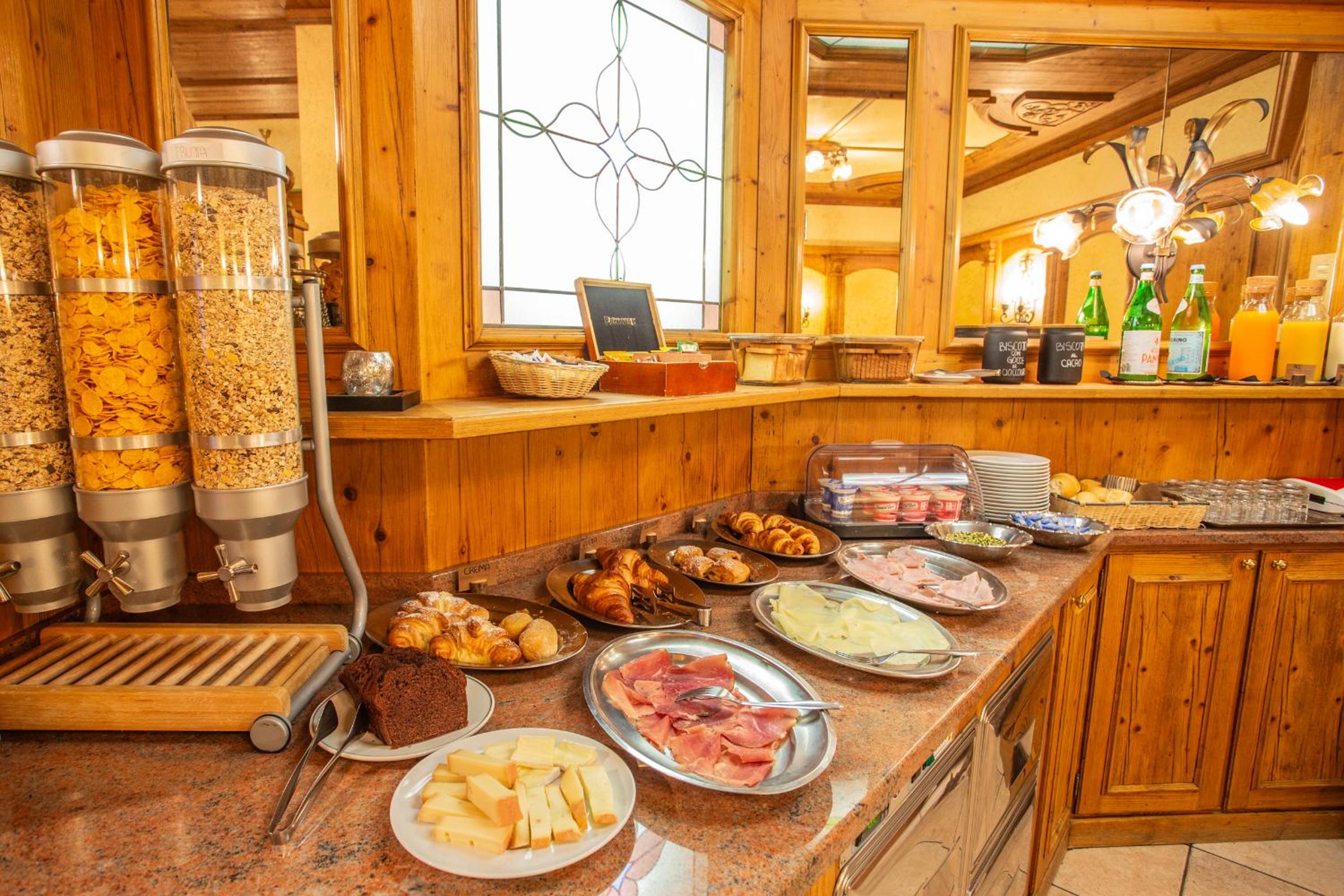 Фото Hotel Bijou