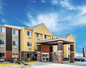 Гостиница Comfort Inn & Suites Waterloo - Cedar Falls