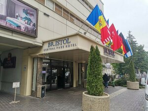 Гостиница Bristol Central Park Hotel 