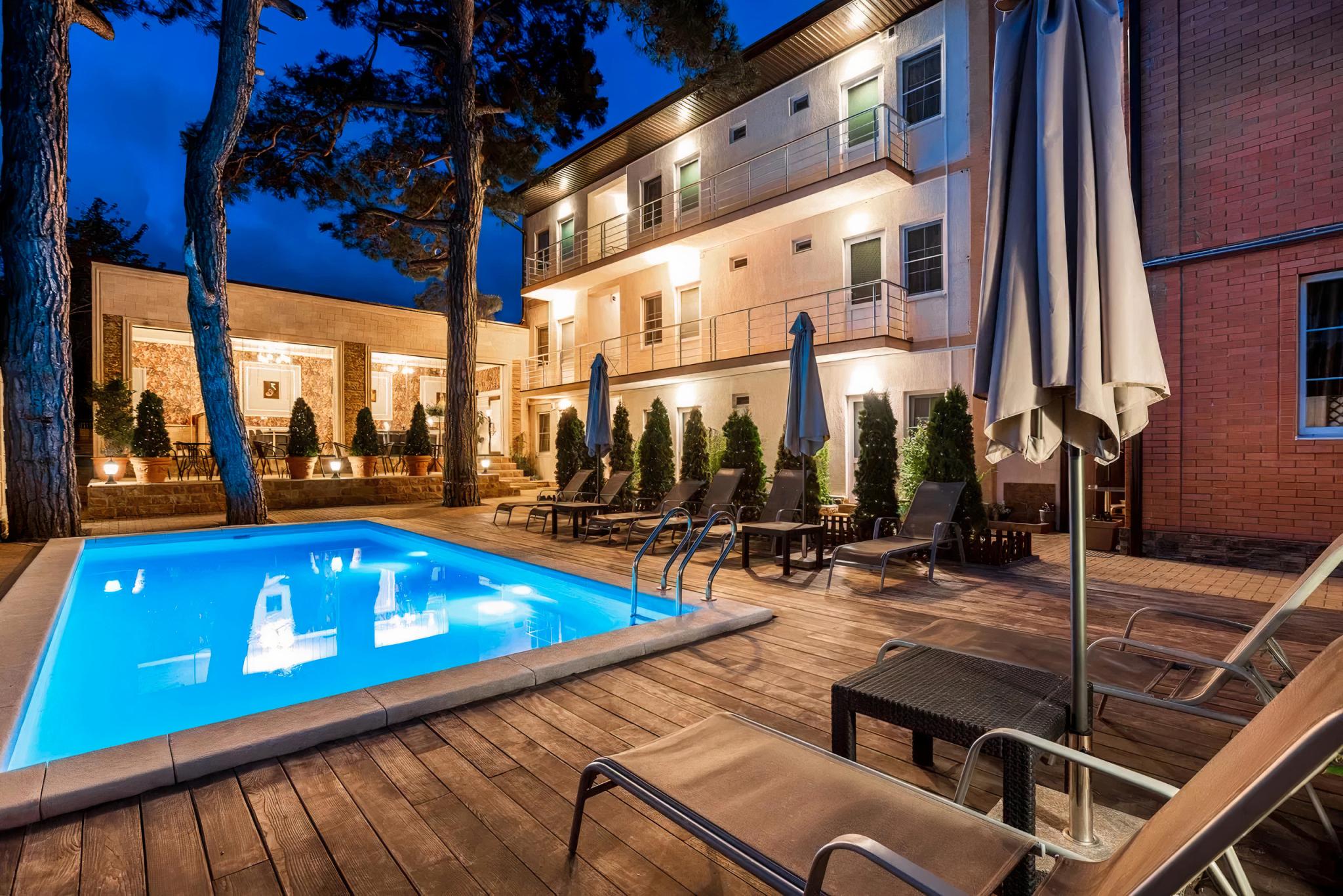 Фото отеля 2