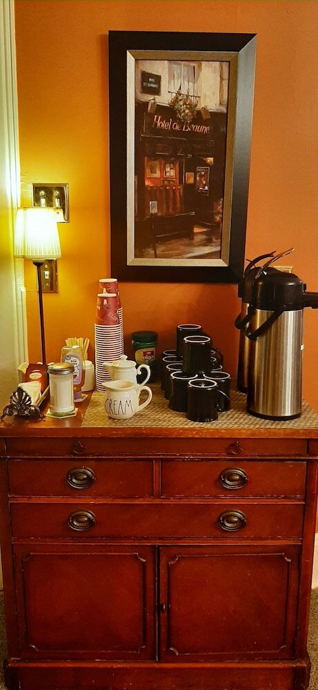 Фото The DeBary Inn