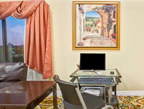 Гостиница Americas Best Value Inn & Suites La Porte Houston в Пасадине