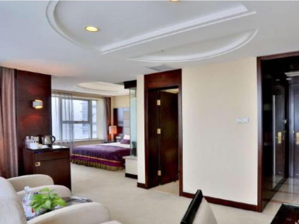 Фото Yimei Plaza Hotel