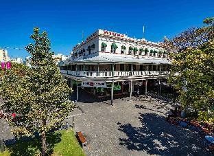 Гостиница Hides Hotel Cairns в Кэрнсе