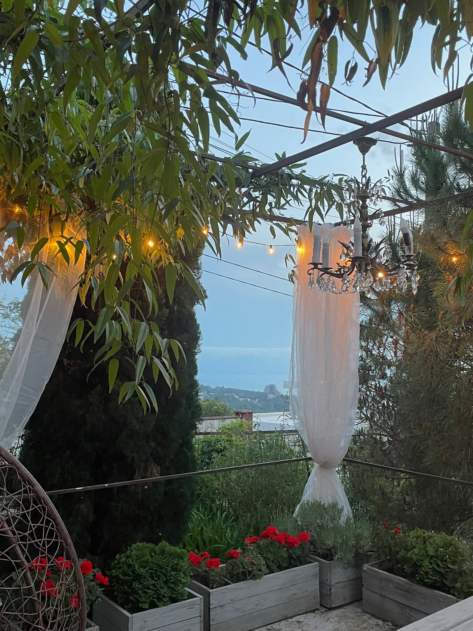 Фото Дом с Кипарисами в горах с видом на море