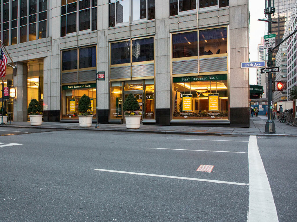 Financial consulting First Republic Bank, New York, photo