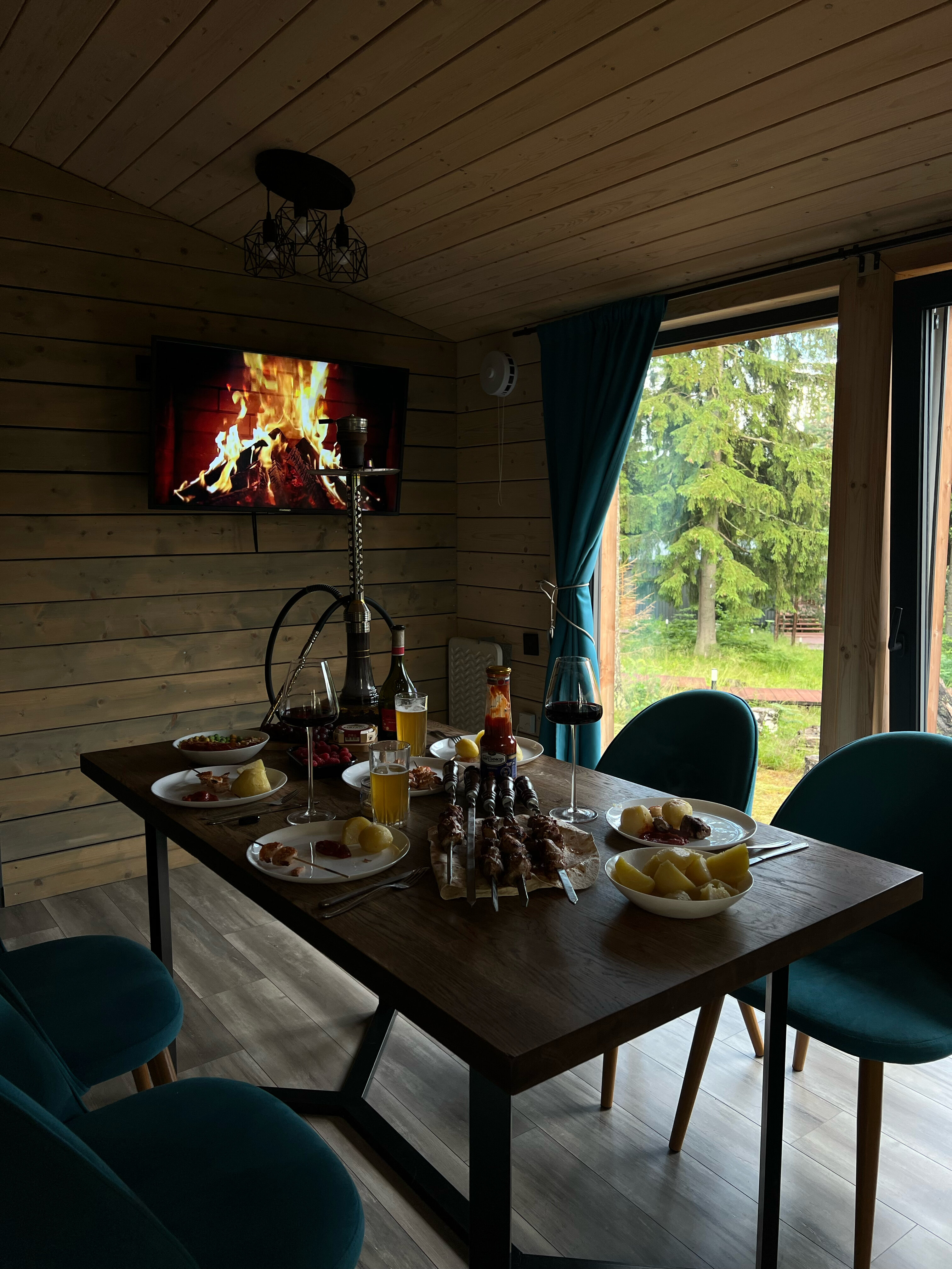 Фото Klever House, Голубое озеро