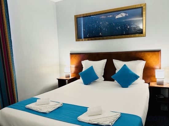 Фото Hotel Bellevue Paris Montmartre