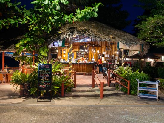 Фото Friendship Beach Resort & Atmanjai Wellness Centre