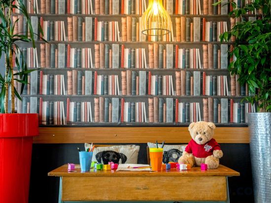 Фото Ibis Paris 17 Clichy-Batignolles