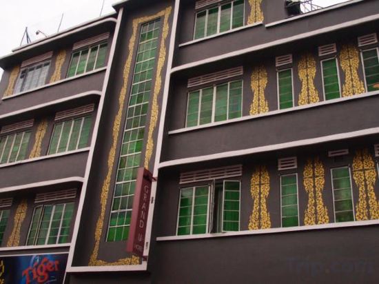 Фото Meriton Hotel