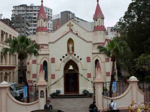 Unique Hostel (Flat 4&6, Block E, 9/F, Chung King Mansion, 36-44 Nathan Road), hotel