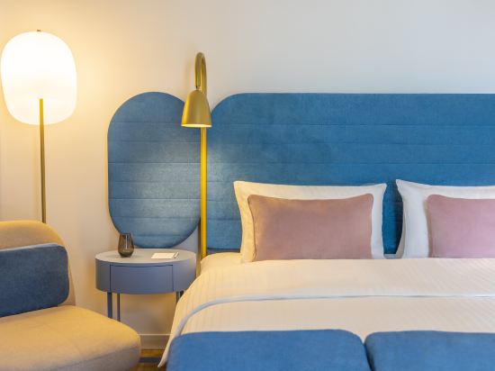 Фото Capri by Fraser Leipzig