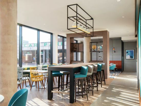 Фото Hampton by Hilton Belfast City Centre