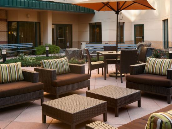 Фото Courtyard Jersey City Newport