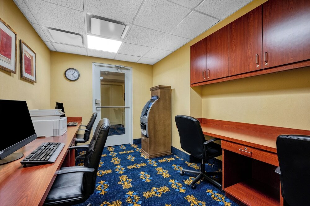 Фото Hampton Inn & Suites Providence Downtown