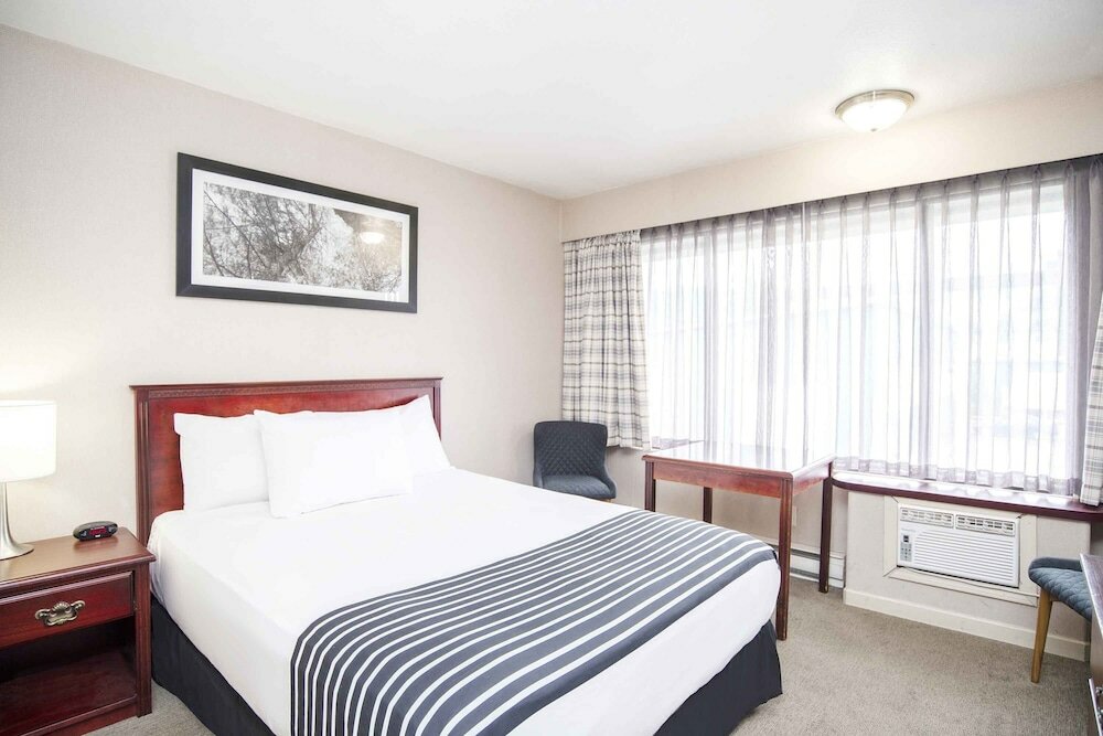 Фото Sandman Hotel Terrace