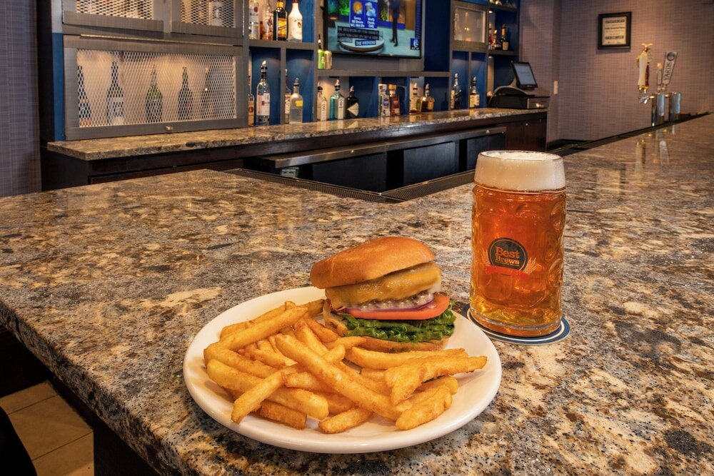 Фото Four Points by Sheraton Philadelphia City Center