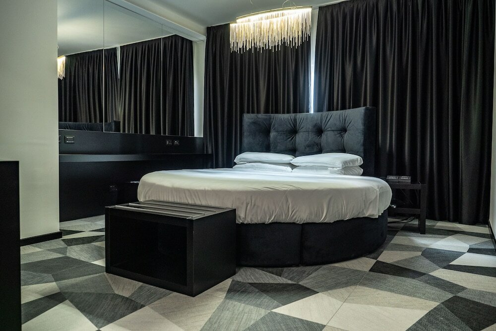 Фото My Suite Hotel