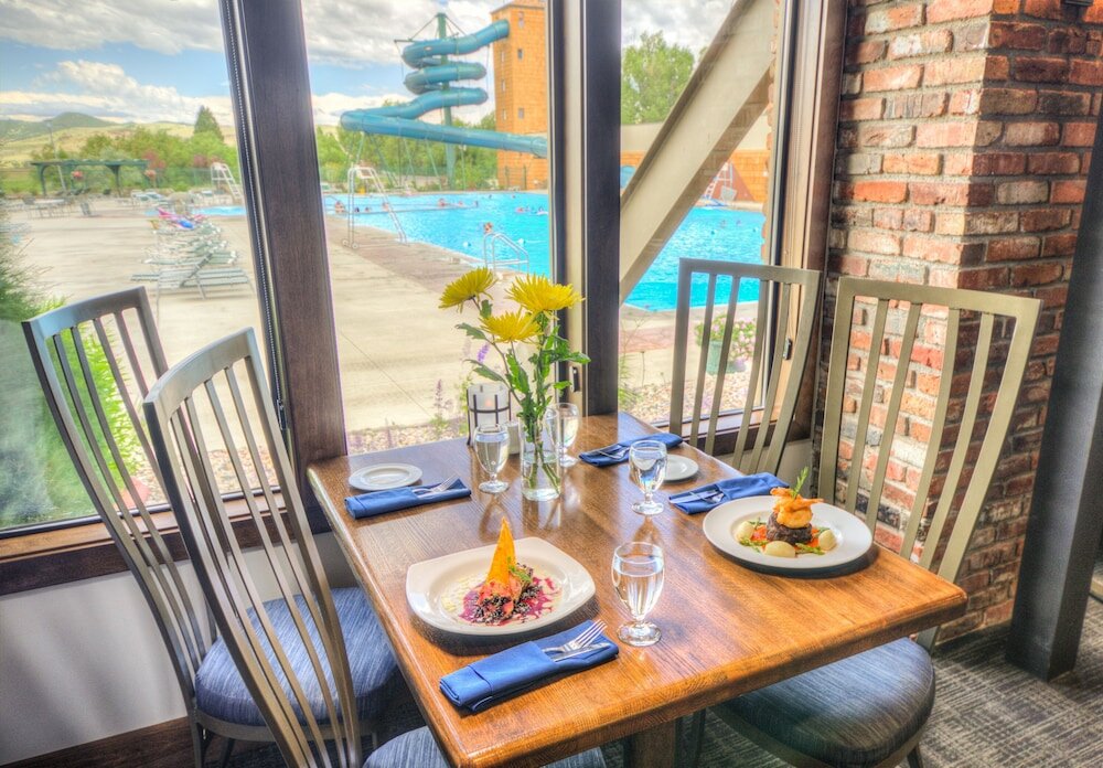 Фото Fairmont Hot Springs Resort