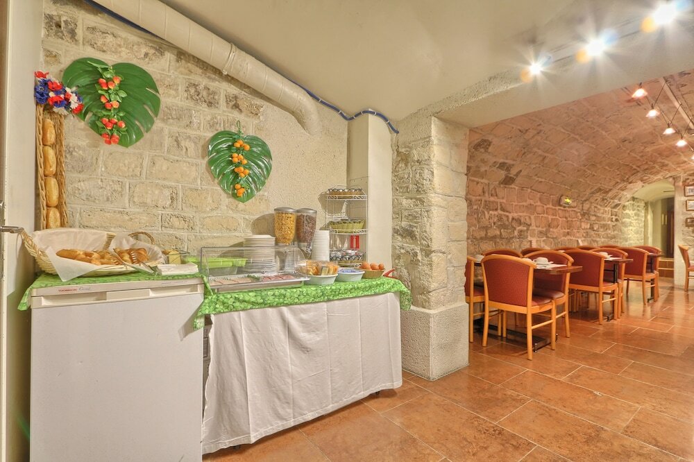 Фото 121 Paris Hotel