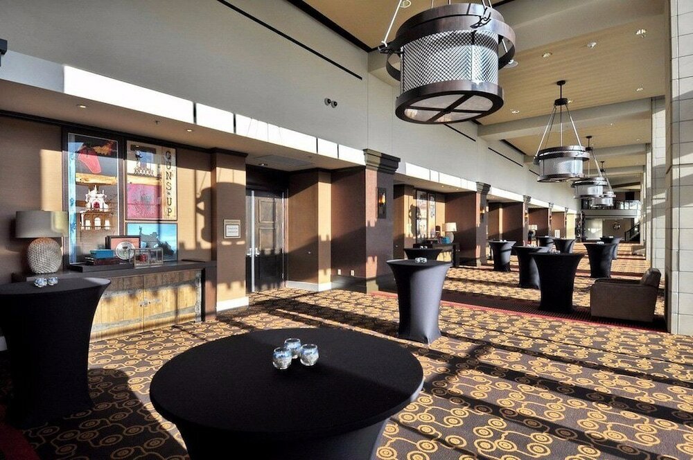 Фото Overton Hotel and Conference Center