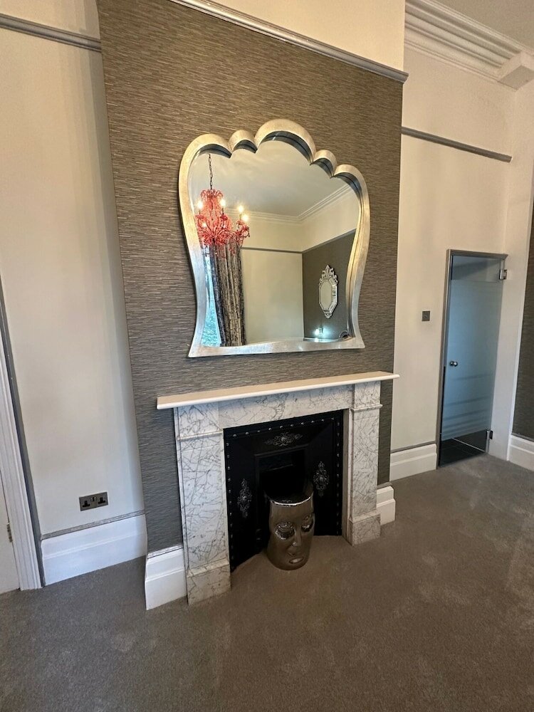 Фото Derby Manor