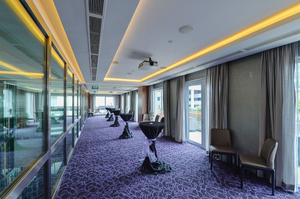Фото Aqueen Hotel Paya Lebar