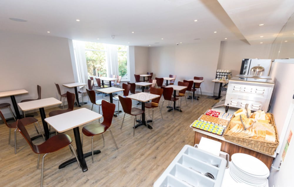 Фото Mowbray Court Hotel