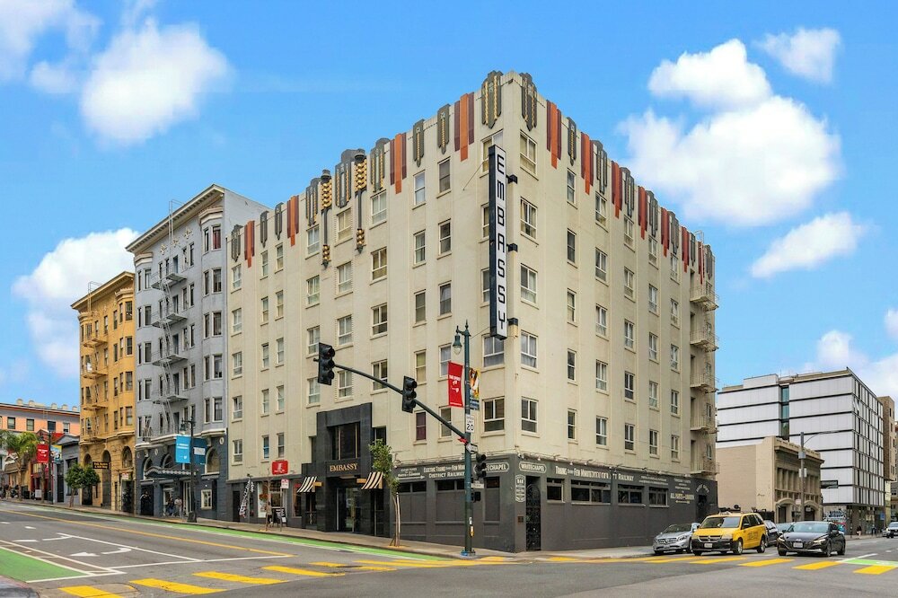 Фото отеля 1