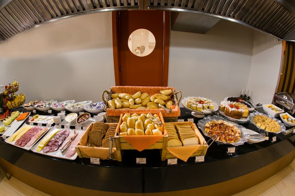 Фото Charrua Hotel