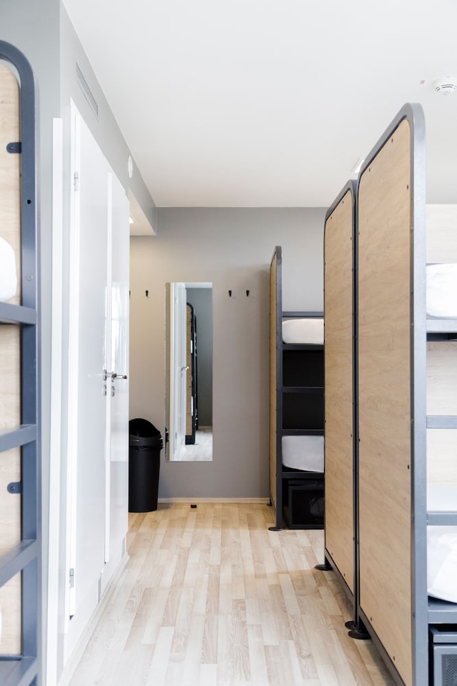 Фото Generator Hamburg