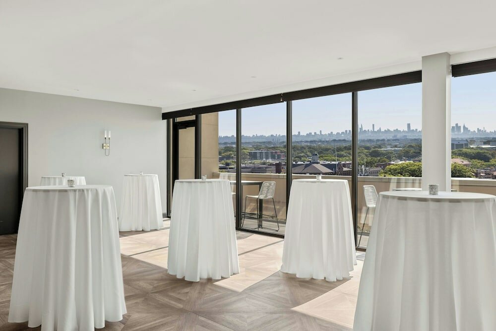 Фото The MC, Autograph Collection