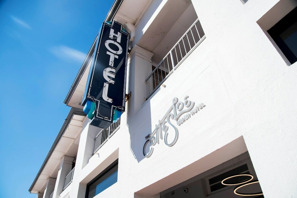 Фото Cottesloe Beach Hotel