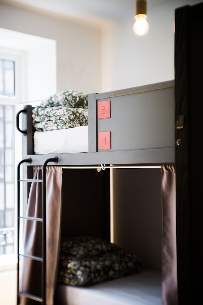 Фото Wot Lisbon Patio - Hostel