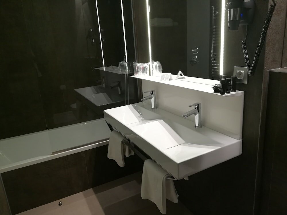 Фото Hotel SPA Ciudad de Binefar