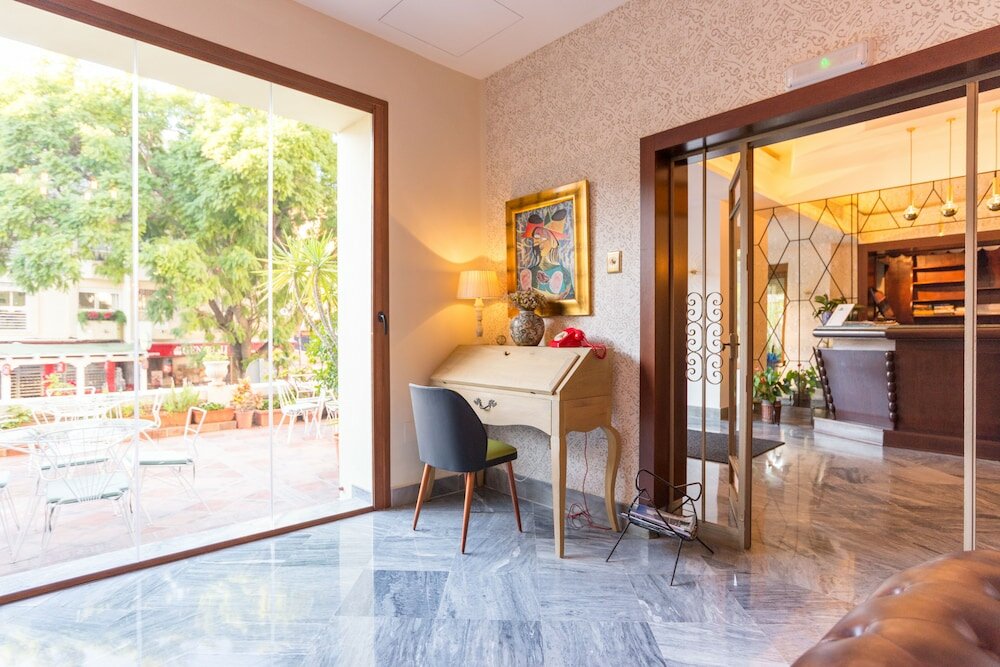 Фото Hotel California