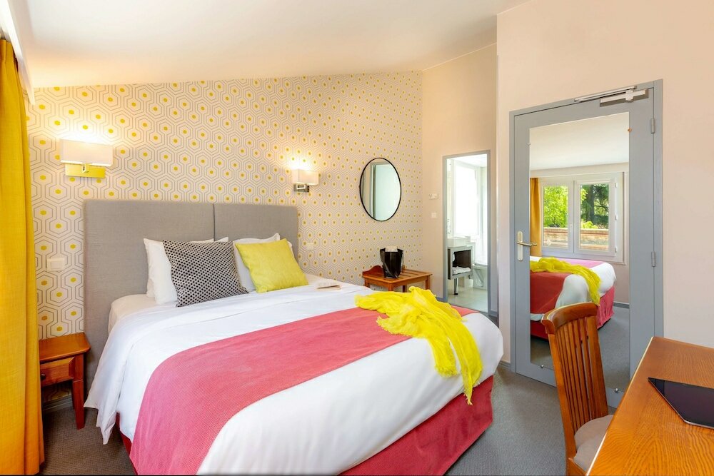 Фото Kyriad Avignon Palais Des Papes