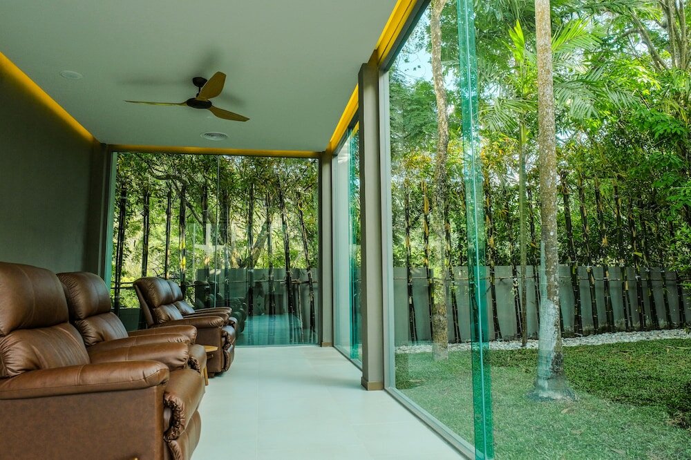 Фото Fusion Suites Phuket Patong