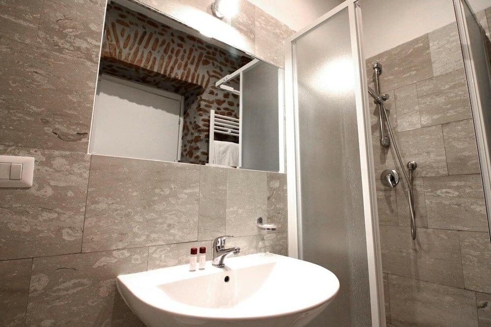 Фото New Generation Hostel Rome Center